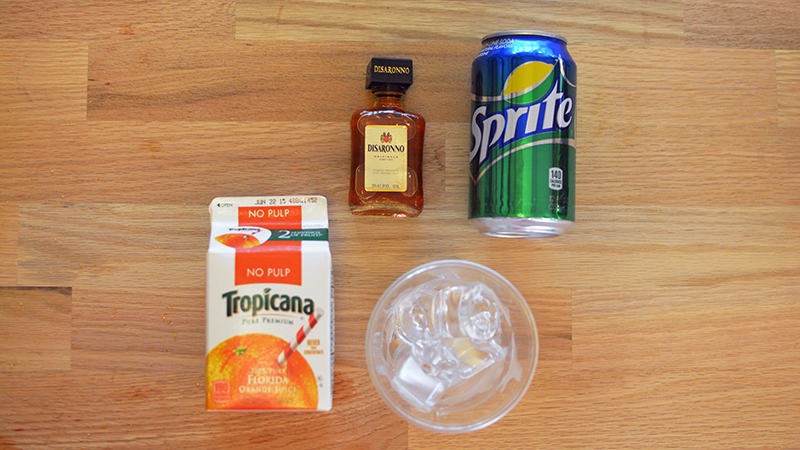 Faire un Amaretto Sour dans un avion