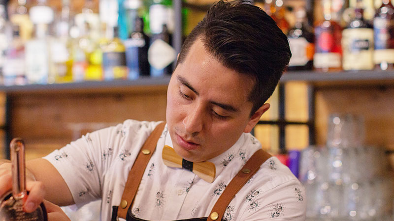 Un barman de Montréal veut que vous jumeliez la cuisine indienne avec de (vraiment bons) cocktails