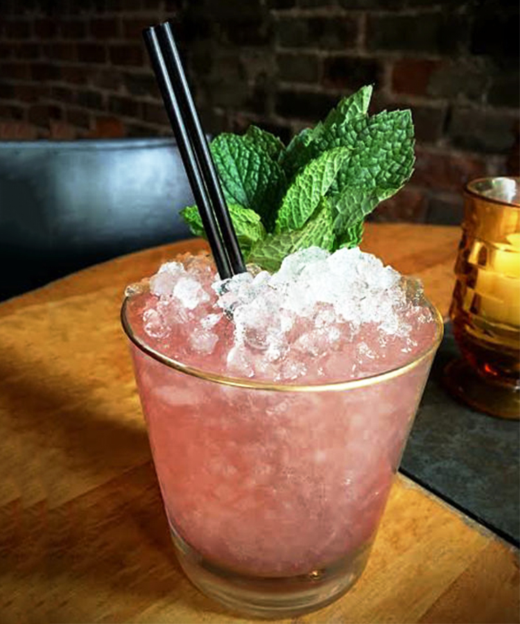 le cordonnier rosé est le cocktail du jour du souvenir que vous devriez préparer