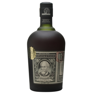 Diplomatico Reserva Exclusiva est une excellente bouteille à siroter pour comprendre le rhum noir