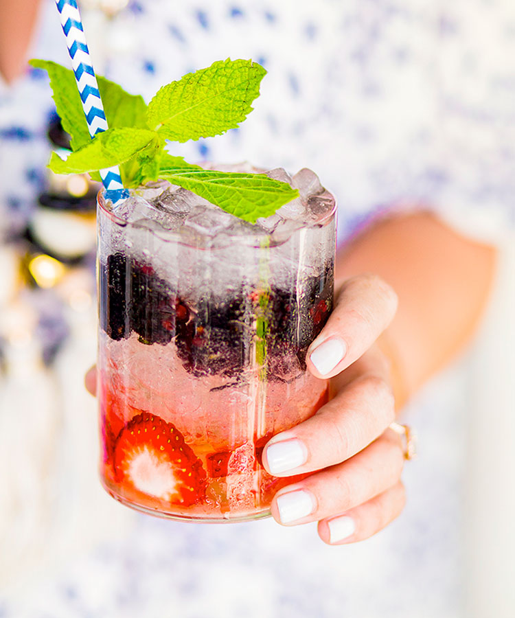 Ce cocktail Cobbler à base de tequila est une boisson printanière que vous devez préparer dès maintenant.