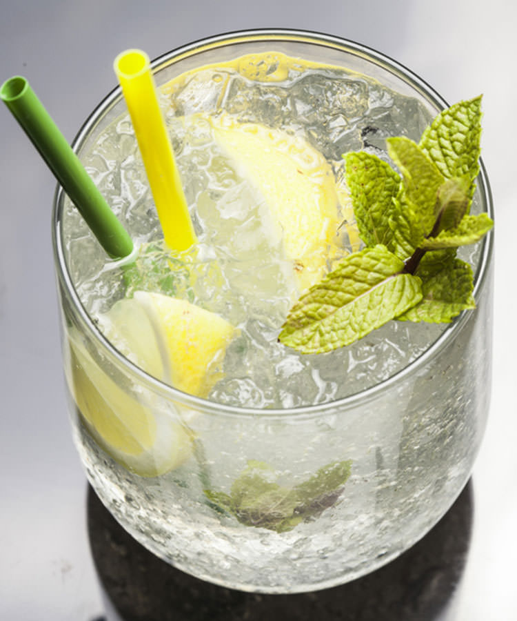 Les meilleurs cocktails à commander dans un bar de mariage basique Gin and tonic