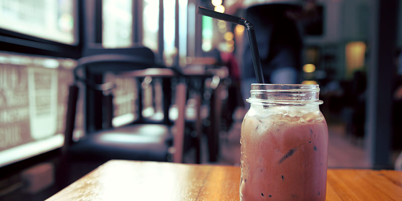 Commandez des cocktails de dessert à une date