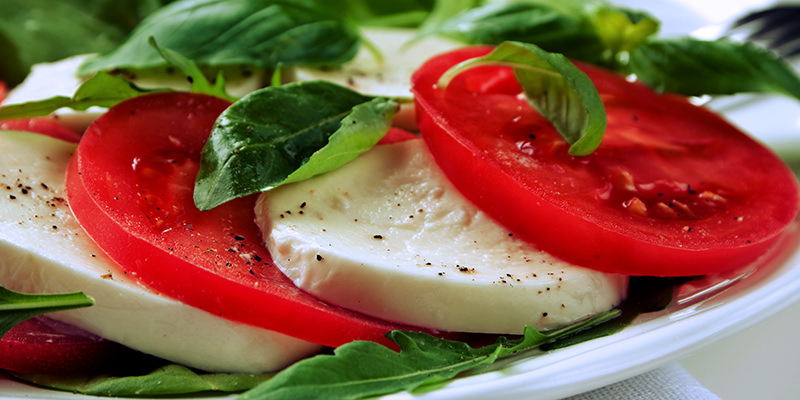 Associez caprese avec Lambrusco