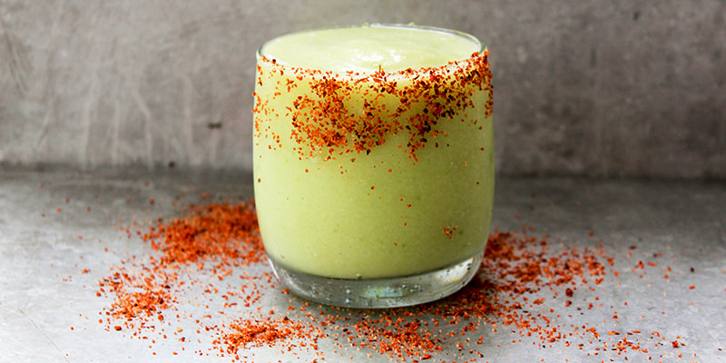 Margarita épicée à l'avocat et à la noix de coco