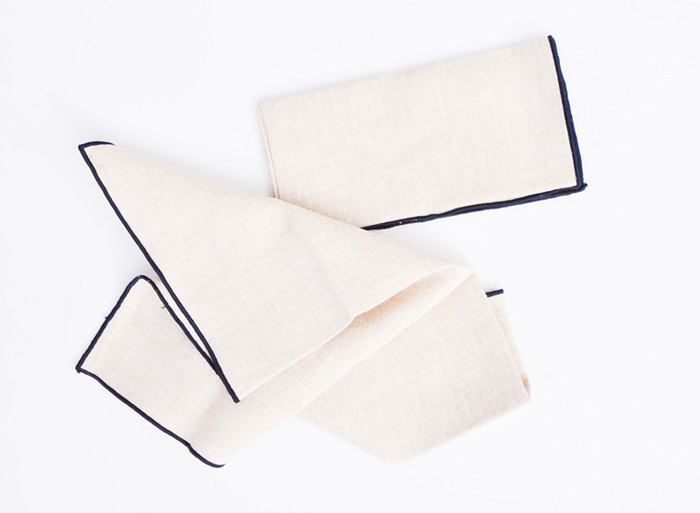 Serviettes en lin à garniture de couleur