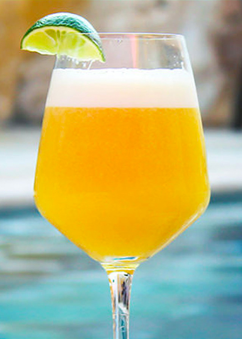 La Frozen Mango Piña Colada est l'une des meilleures recettes de cocktails à la mangue.