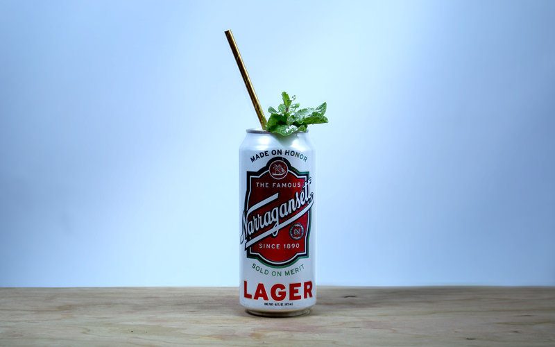 Cocktail en canette de bière Julep de la Nouvelle-Angleterre