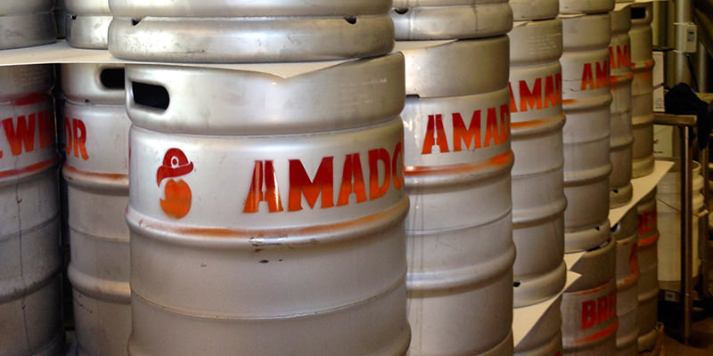 Brasser de la bière dans la région viticole de Californie