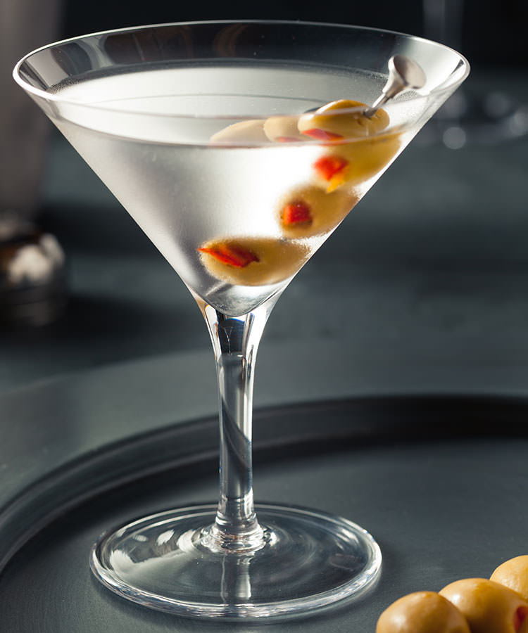 Les meilleurs cocktails à commander dans un bar de mariage basique Gin Martini