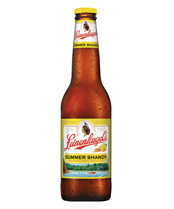 Le Summer Shandy de Leinenkugel est un élément essentiel à emporter dans votre glacière de plage, selon le personnel de VinePair.