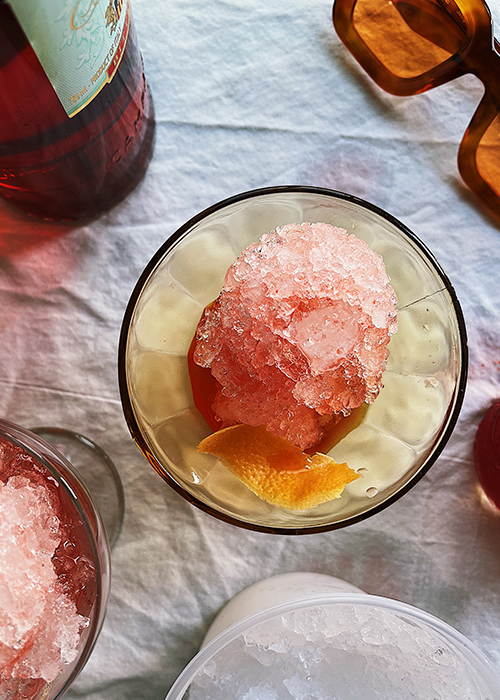 L'apéritif maintenant la recette du cône. 