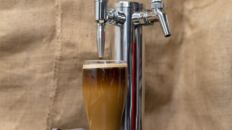 More Nitro Beers On Tap est une tendance en matière de boissons à surveiller en 2024.