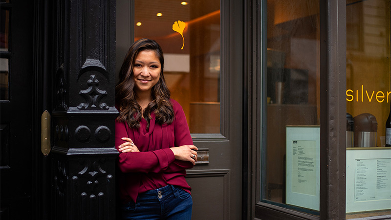 Emmeline Zhao de Silver Abricot.