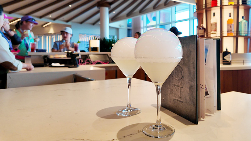 Le cocktail 1400 sur le Royal Caribbean Icon of the Seas.