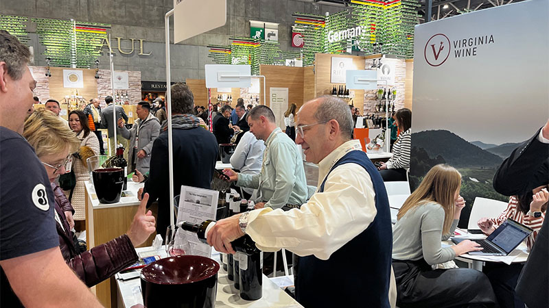 Ed Deitch à l'exposition Virginia Wine à VinExpo
