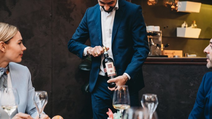 Les règles non écrites pour apporter du vin au restaurant