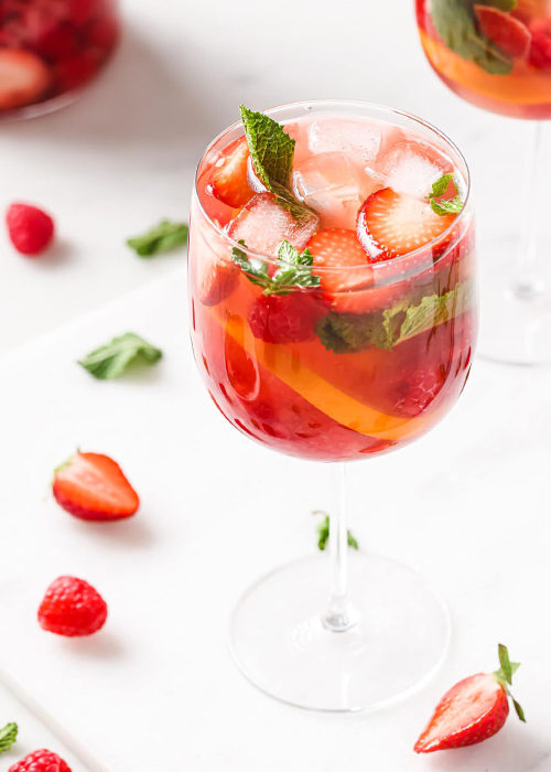La Sangria Rosée est l'une des meilleures recettes de Sangria Blanche.