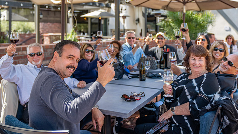 Chez Leoness Cellars à Temecula, l'équipe culinaire entreprend un processus de trois jours pour fabriquer les frites qui font à juste titre leur renommée - une approche à forte intensité de main-d'œuvre que de nombreux établissements vinicoles ne pourraient tout simplement pas égaler.
