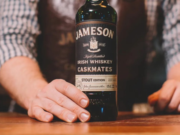 Pernod Ricard prévoit un retour à la croissance en 2025 après la vente de ses vins