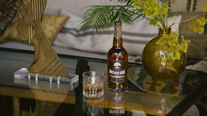 Les gars de "Vampire Diaries" viennent de sortir un nouveau bourbon en bouteille