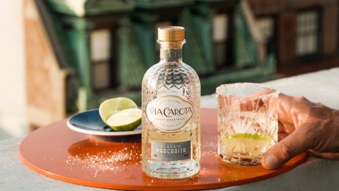 Cette margarita en bouteille d'un restaurant bien-aimé de New York vaut vraiment la peine d'être achetée