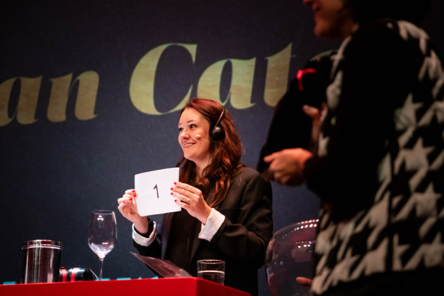 L'écrivain britannique Kirsty Woodgate remporte la troisième place lors de la finale du Spanish Wine Master