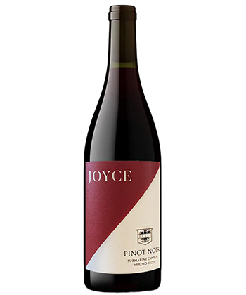 Joyce Vineyards 'Submarine Canyon' Pinot Noir 2021 est l'une des meilleures alternatives au Meiomi Pinot Noir.