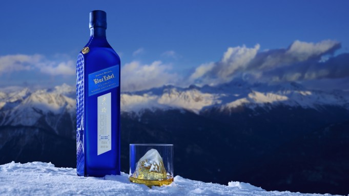Test de goût : ce nouveau Johnnie Walker Blue Label est une délicieuse variante d'un scotch classique