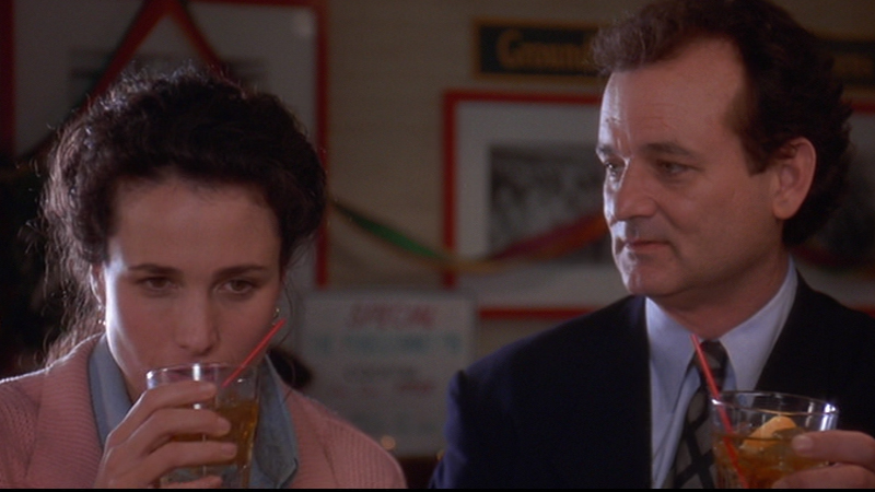 Vermouth doux sur les rochers avec une torsion: l'histoire derrière l'ordre emblématique dans «Groundhog Day»