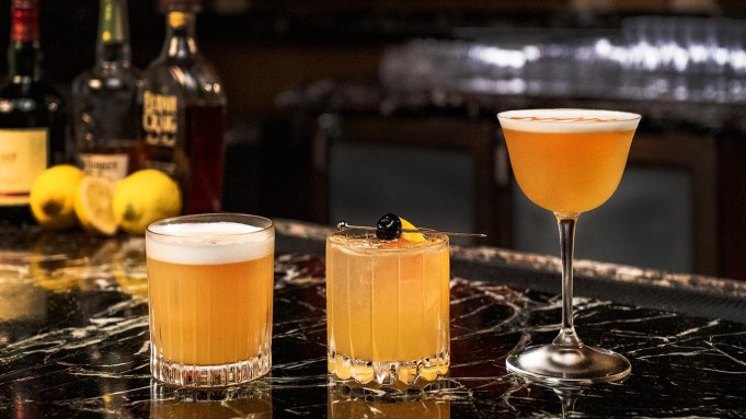 Comment faire du whisky parfait aigre pour vous - 3 façons différentes