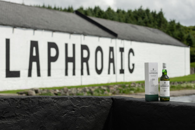 Laphroaig-Owner Sunntory commence les opérations commerciales britanniques