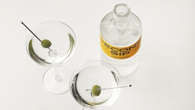 Une paire de barmans légendaires vient de lancer un gin à faible alcool qui a en fait bon goût