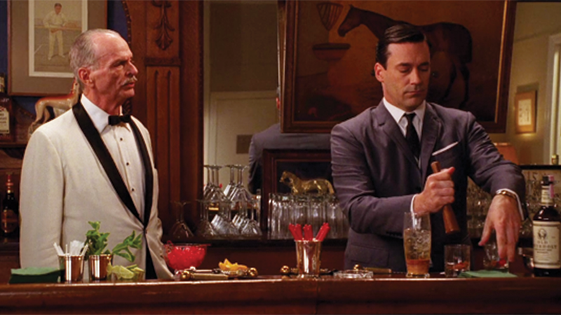 L'affinité de Don Draper pour l'intérêt renouvelé à l'ancienne pour le simple cocktail hors écran.