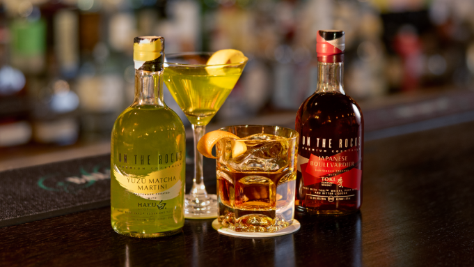 House of Sunntory et l'un des meilleurs barmen du Japon vient de laisser tomber une paire de cocktails en bouteille