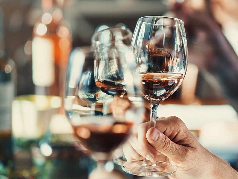 Le dégustation du commerce ne fait don de 5% des revenus d'avril au Drinks Trust