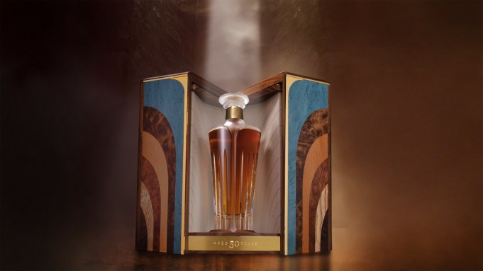 Le nouveau whisky de Midleton est fait des dernières gouttes de la distillerie qui a fermé il y a 50 ans