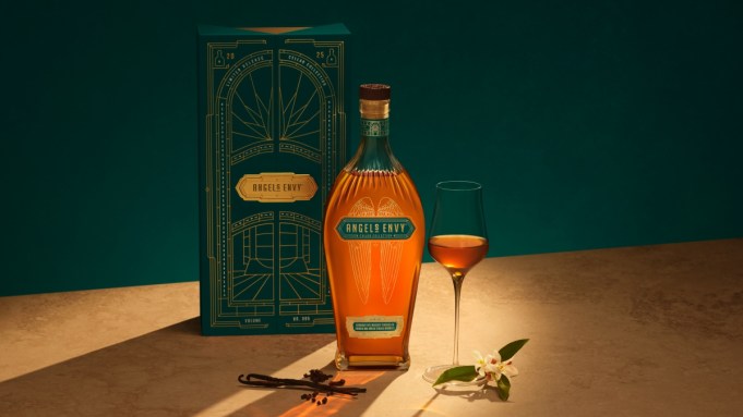 Test de goût: le nouveau whisky d'Angel's Envy est un seigle fini au baril patron, et c'est solide