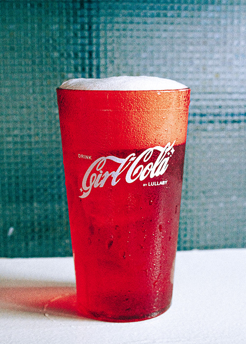 Girl Cola à Lullaby est l'une des meilleures choses à boire à New York en mai 2025. 