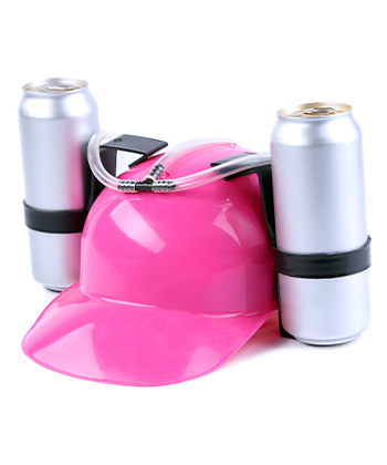 Le casque de bière est l'un des accessoires de consommation les plus absurdes de tous les temps.