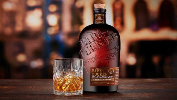 Cet excellent nouveau bourbon infusé au café est parfait pour votre ancienne mode