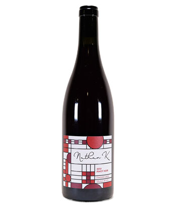 Nathan K. Pinot Noir 2023 est l'un des meilleurs pinot noirs des lacs Finger. 