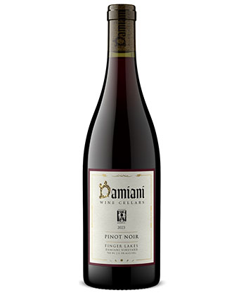 Damiani Wine Cellars Pinot Noir 'Damiani Vineyard' 2023 est l'un des meilleurs pinot noirs des lacs Finger. 