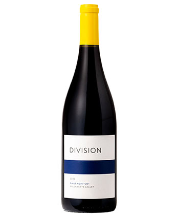 La société de vignerons de division Pinot Noir 'UN' 2022 est l'une des meilleures Pinot Noir de l'Oregon de moins de 50 $. 