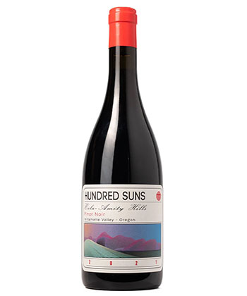 Hundred Suns Eola-Amity Hills Pinot Noir 2021 est l'un des meilleurs Pinot Noir Oregon pour moins de 50 $. 