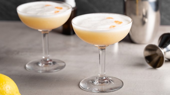 Comment faire un Douglas Fairbanks, le Whisky de seigle aigre avec une touche d'abricot intrigante