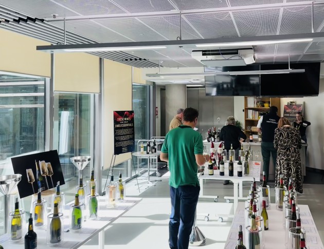 Dégustation M&S: Ajouts frais montrent le détaillant gardant le bord moderne