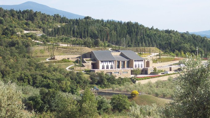 L'industriel italien faisant des vins toscans à l'ancienne