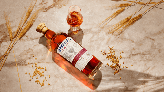 Le nouveau bourbon de blé de Heaven Hill est le meilleur de sa série de grains au verre jusqu'à présent