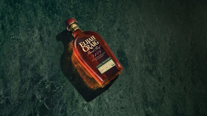 Test de goût: le premier seigle de force de baril d'Elijah Craig est superbe pour siroter ou mélanger votre Manhattan